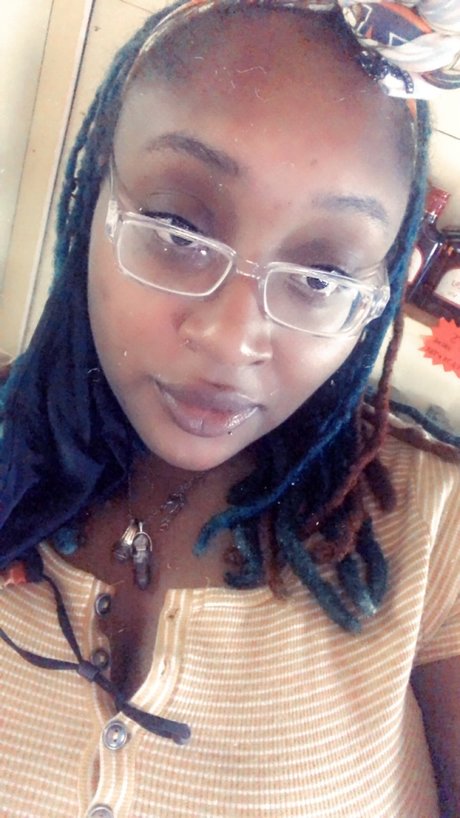 Lynell Johnson beautiful model pics