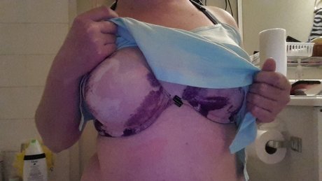 Cute Lil Monster star nude img