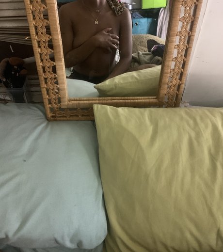 Moeee star hot picture