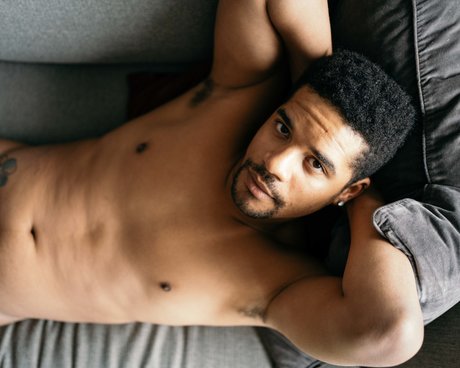 Inside Wes model erotic pics