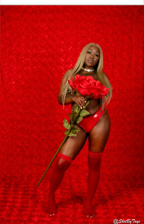 Candyladi_ nude star pic