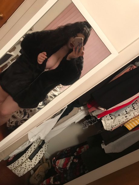 belle chanel model sexy pics