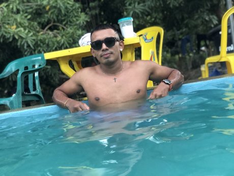 Nixon Cardenas model pretty img