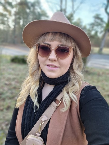 NickyOnFire porn model pics