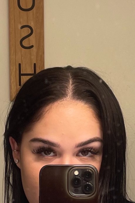 nicki exclusive star img