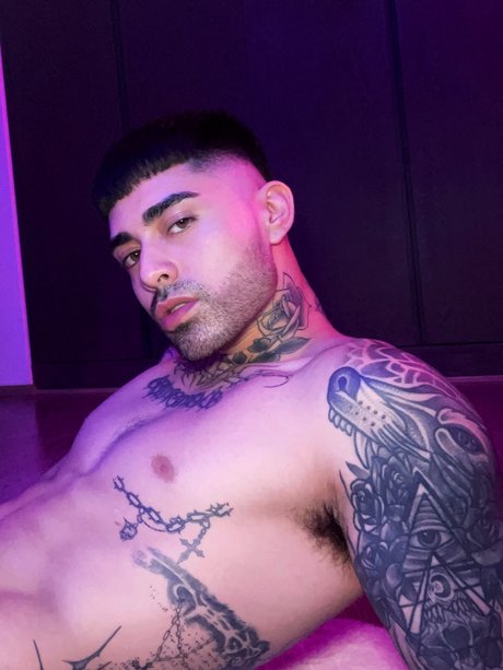 B LT hot actress galleries