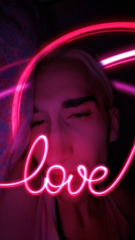 BADDIE ROCKSTAR star pretty img