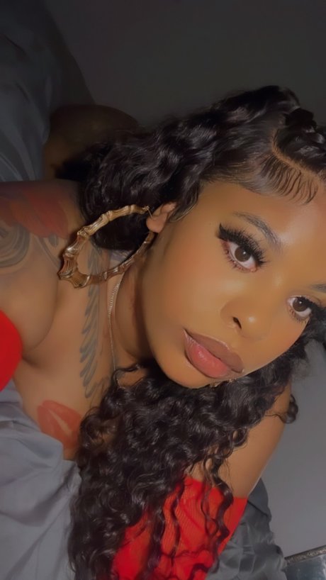 Cubaan Negritaa model adult pic