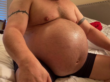 BallBelly Gainer Bear star naked image