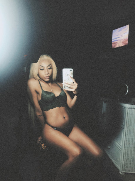 Balencei free star photos