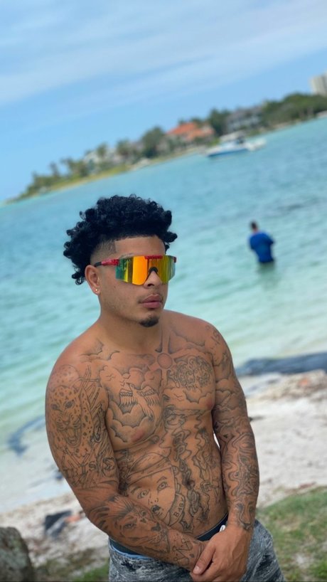 Cubansinsation nude model galleries