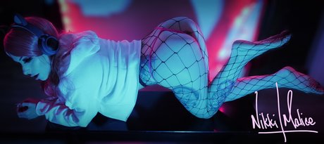 Nikki Malice beautiful model pics