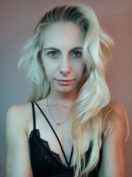 Nikki Gia Soft model pics