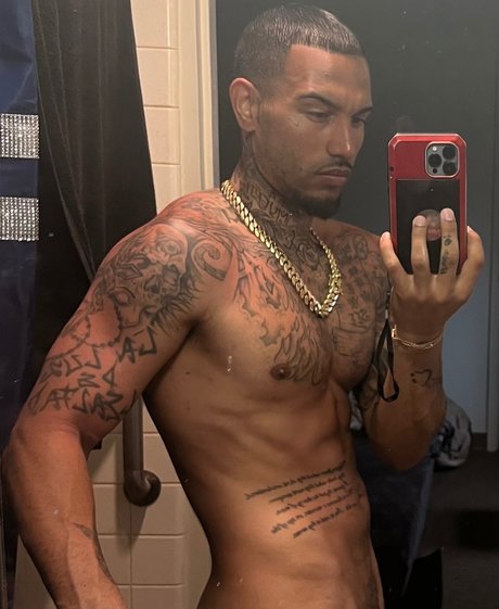 Nike Roses star naked picture