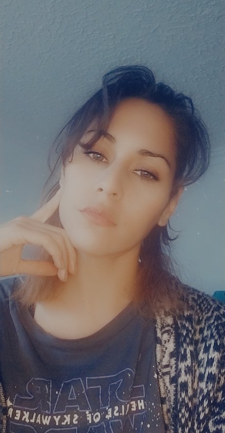 M nica Cadena exclusive star picture