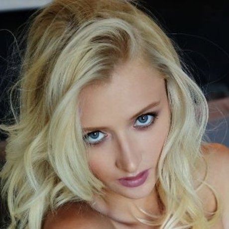 Nika N porn model gallery