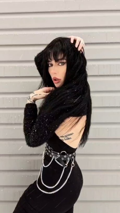 Nightmare Waifu pornographic actress img