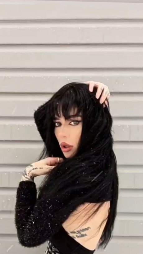 Nightmare Waifu pretty pornstar photos