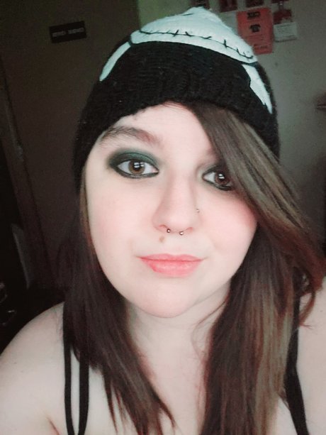 PixiBabe star nude pic