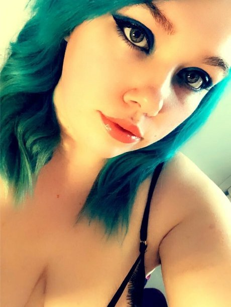 Alyxx Summers pornstar perfect image