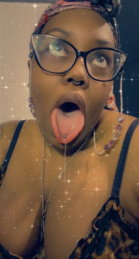 Aira Lyn model sexy pictures