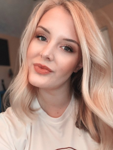 Alexis White pornstar pretty pictures