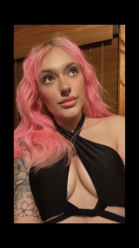 Nivy_ naked star pictures