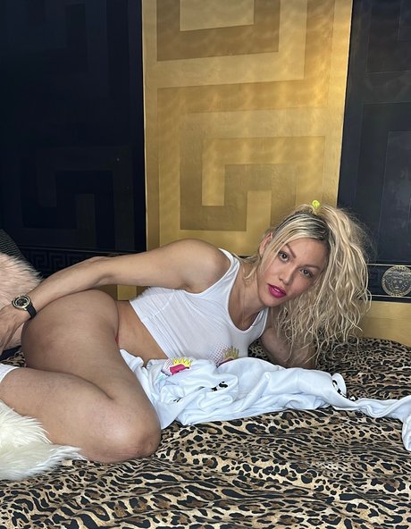 Nina La Divina sex pornstar image