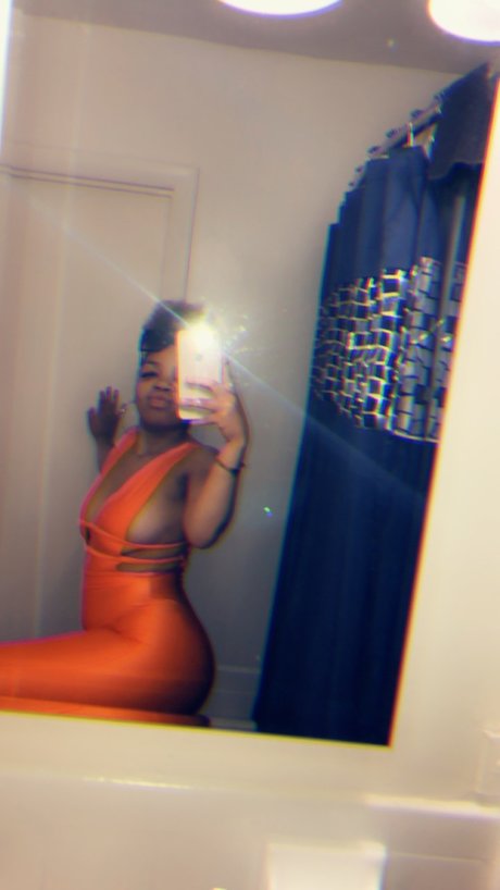 Nila Juicy pretty model photos