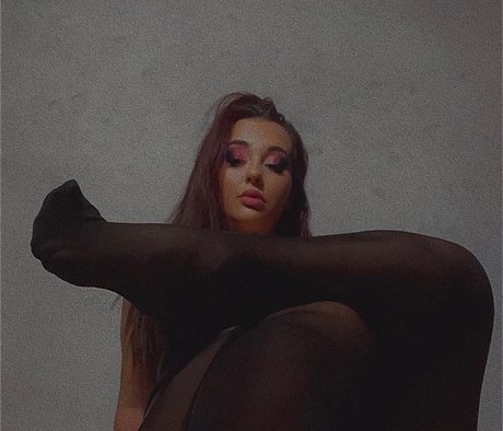 Nikykikka porn model pictures