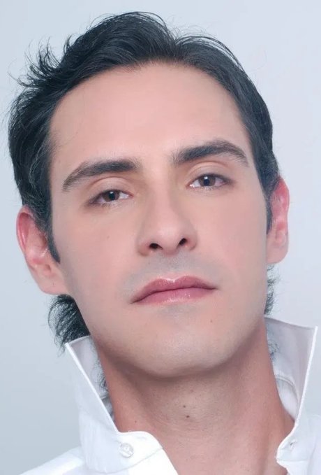 Niko Ro model pornographic images