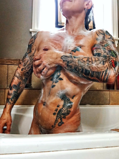 _BellaTrix_ pornstar nude img