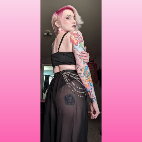 Autumn Corvid model erotic picture