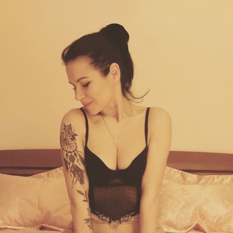 Nadia Pheromon model erotic pics