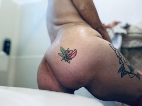 Hennysupersoaker nude star photos