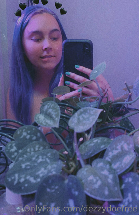 dezzydoefree pornstar hot photo