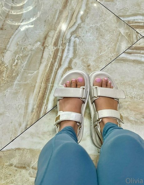 Olivia Mogan pornographic model img