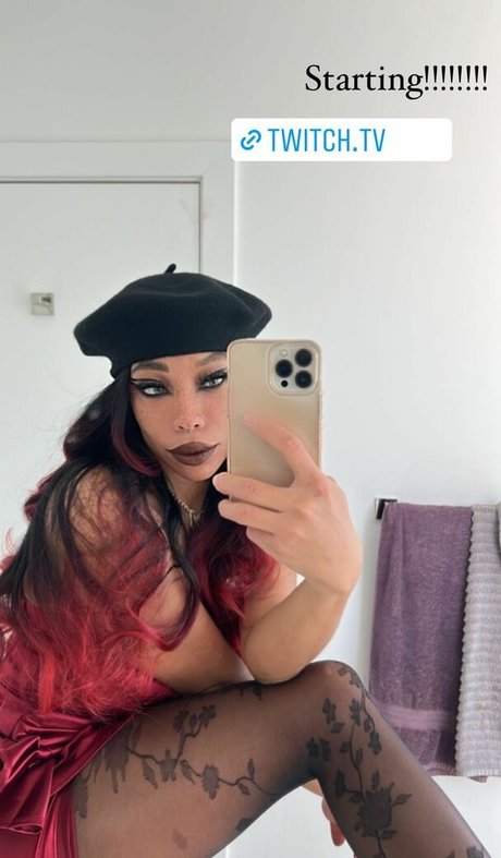 Kiera Please high quality pornstar img