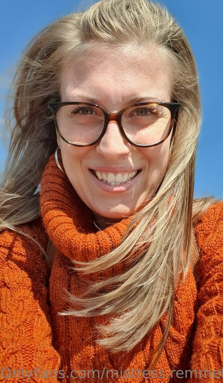 pantyhose milf onlyfans nude images