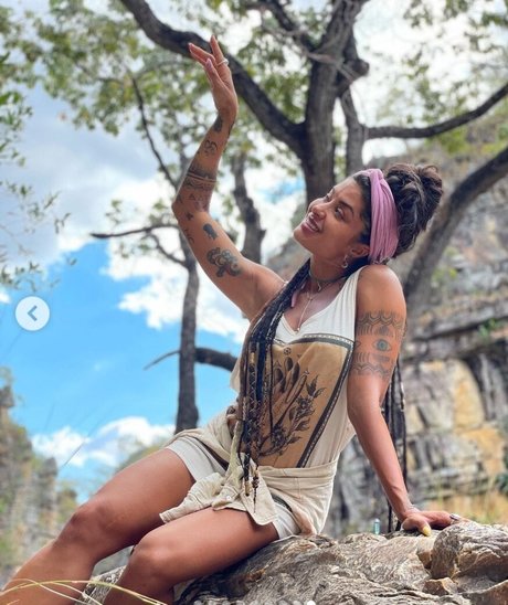 Aline Riscado pornstar sexy images