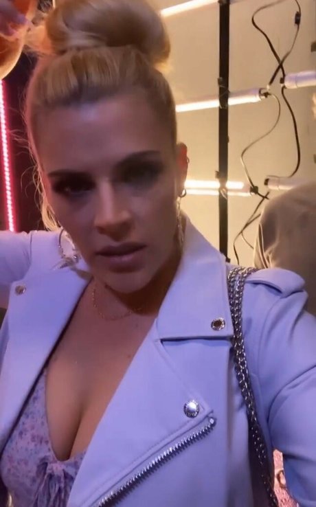 Busy Phillips hd actress image