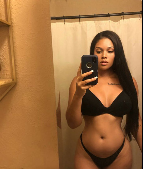 msceejayysimonn model exclusive img