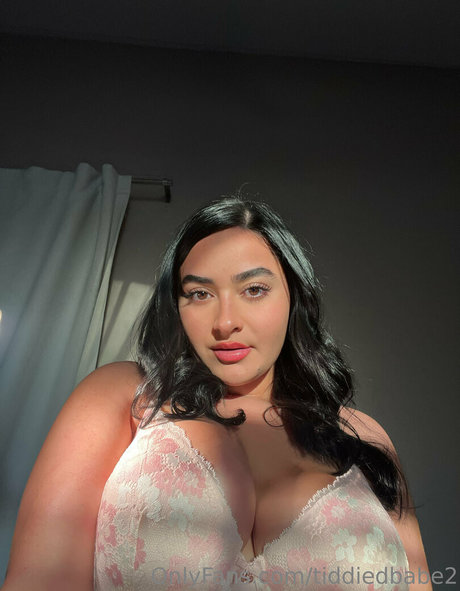 tiddiedbabe2 hot pornstar img