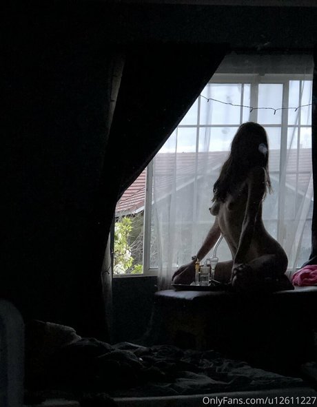 pissqu33n nice model photos