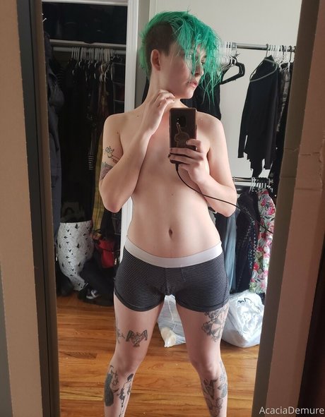 molotovcocktease porn model image