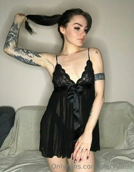 blackyusti model sex archive