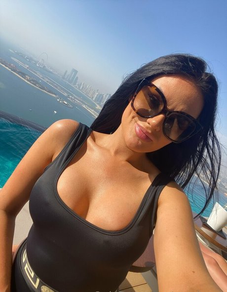 evadeexo art actress archive