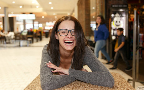 Nicoleshampoo adult model photos