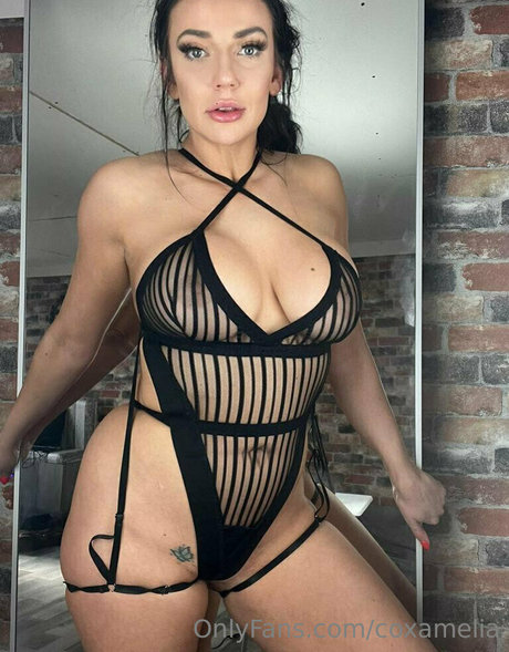 coxamelia sexy actress img