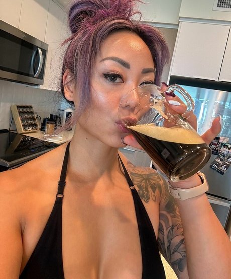 Cynthia Leu free star images